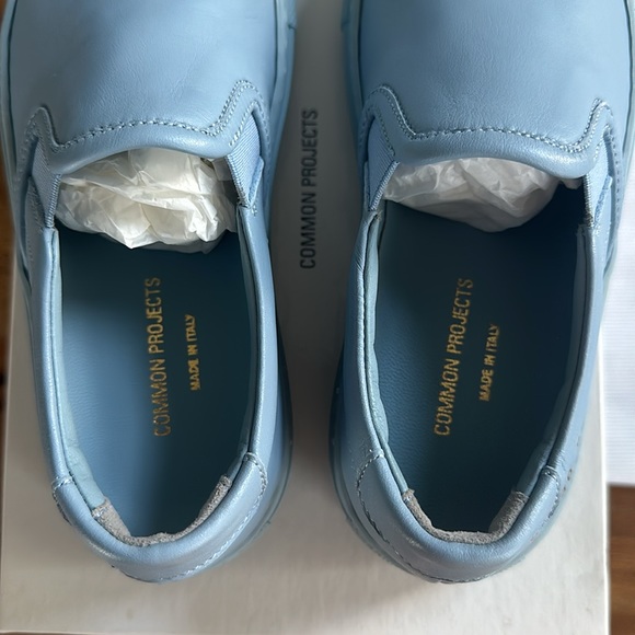 Common Projects kids slip on shoes in power blue - Picture 3 of 7